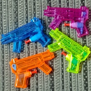 Mixed Mini Water Gun Party Favor 4ct